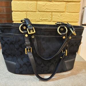 Coach bag- like new